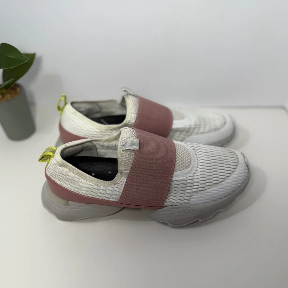 Sorel Womens Kinetic Impact Slip On Sneakers Walking Shoes‎ White 8.5